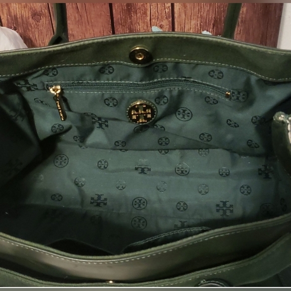Tory Burch Bag - Picture 4 of 9